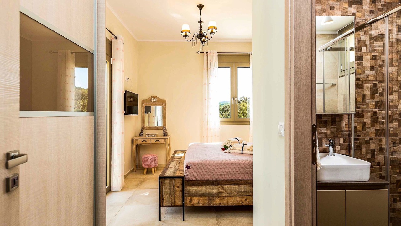 Photo of Bedroom in Monopari
