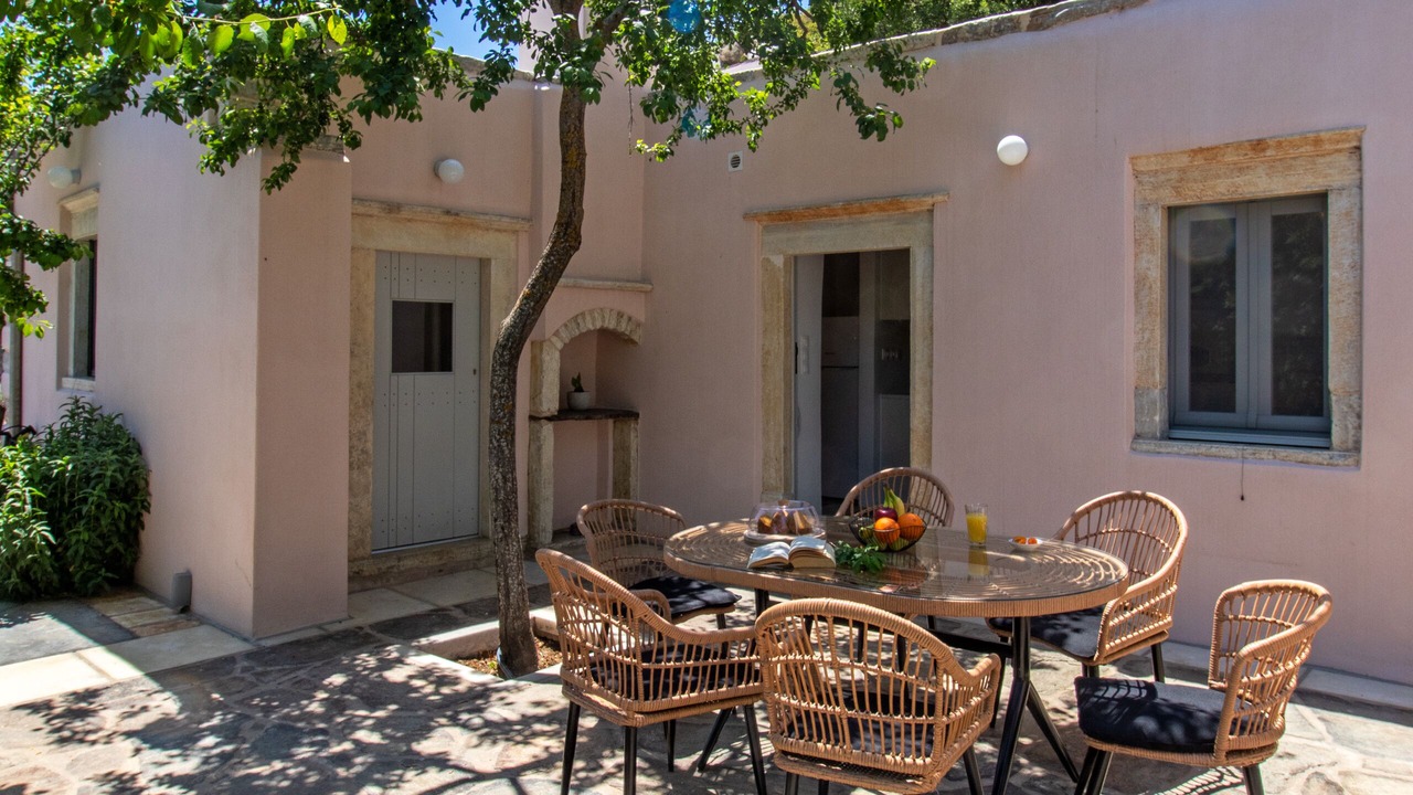 Photo of Outdoor in Aperathos
