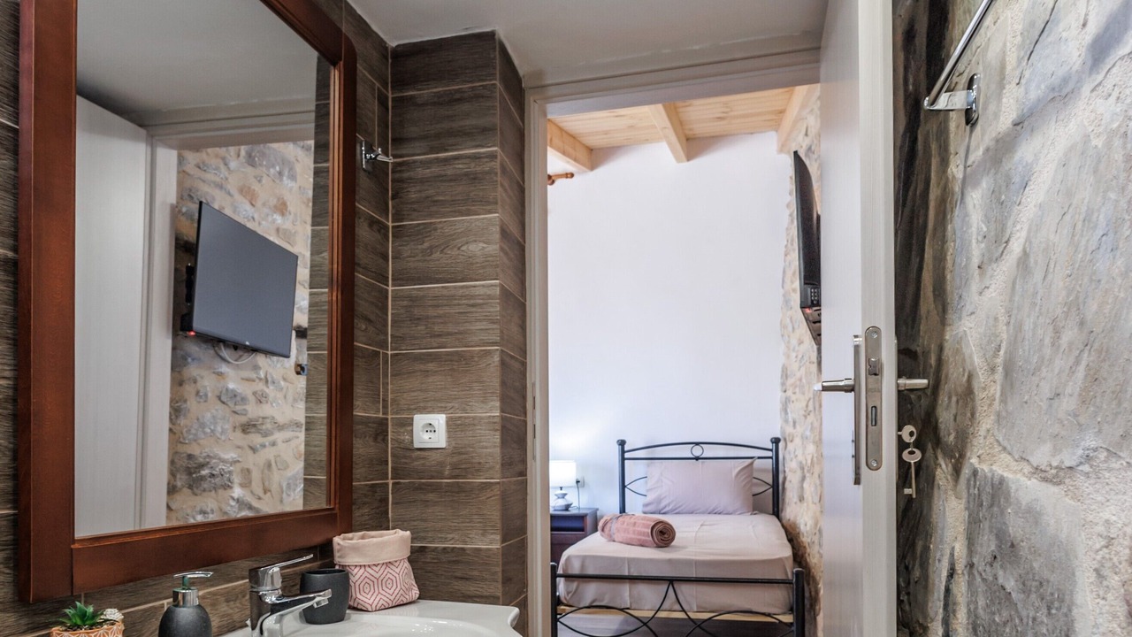 Photo of Bathroom in Thalames