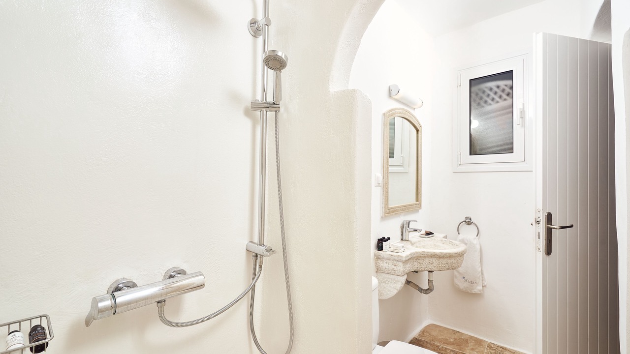 Photo of Bathroom in Agios Ioannis