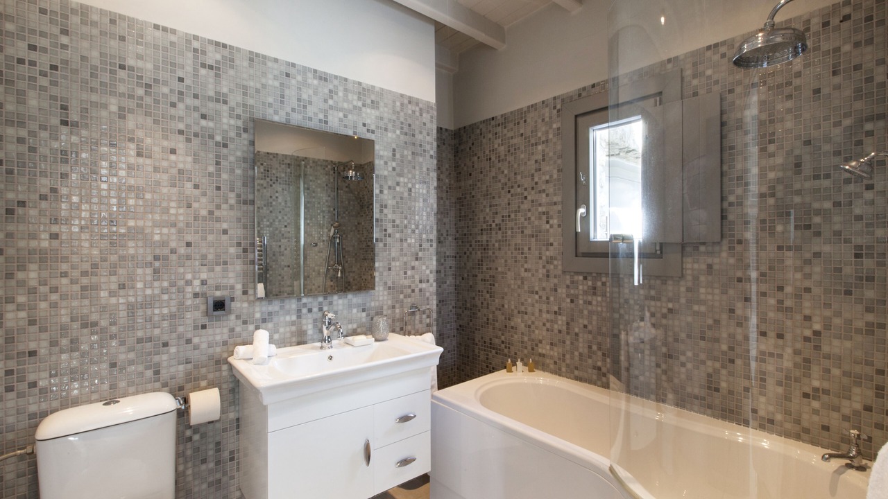 Photo of Bathroom in Elia