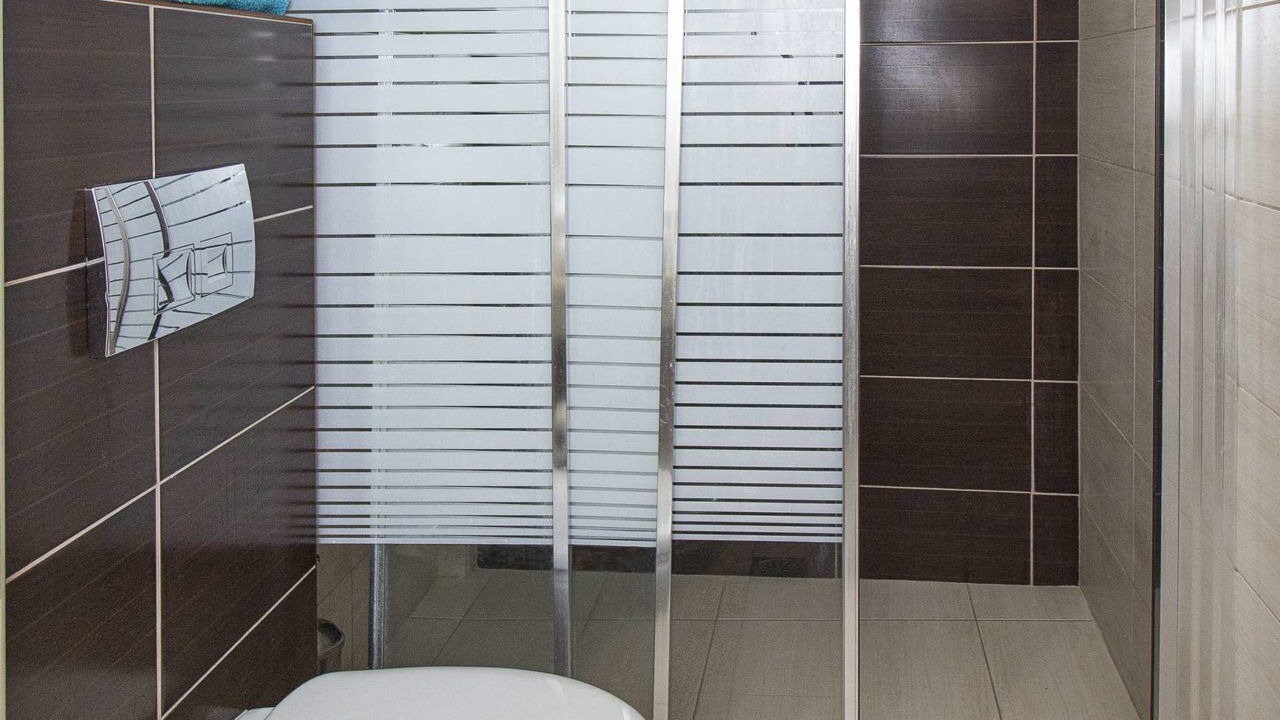 Photo of Bathroom in Polichrono