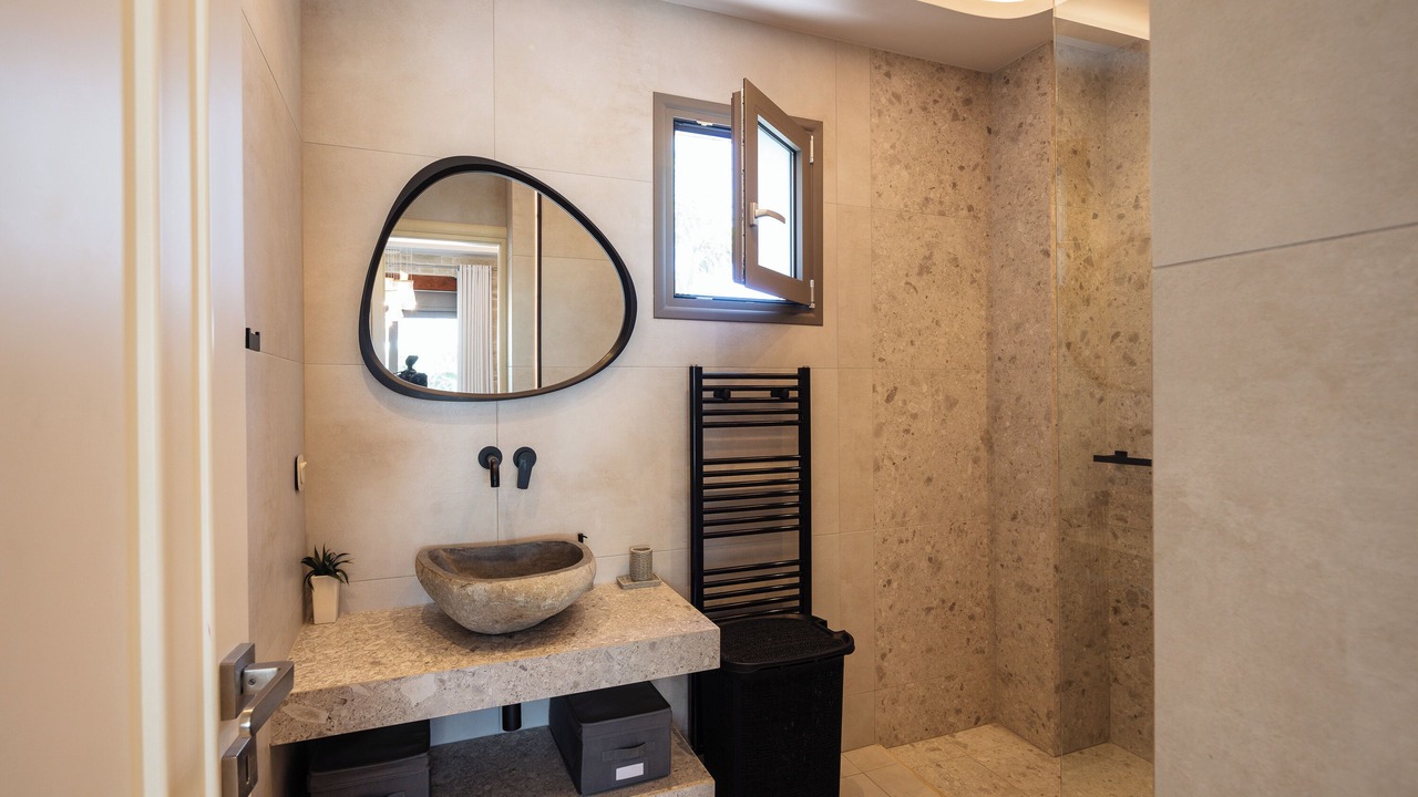 Photo of Bathroom in Platanes
