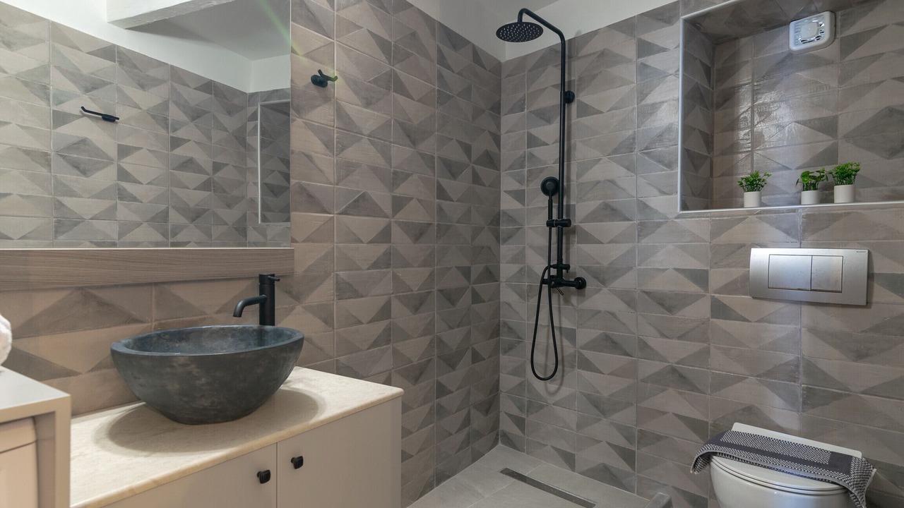 Photo of Bathroom in Maroulas