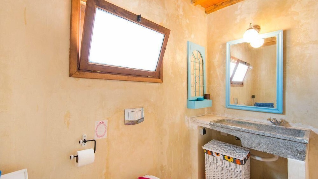 Photo of Bathroom in Ialyssos
