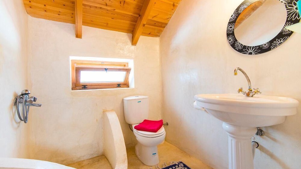 Photo of Bathroom in Ialyssos