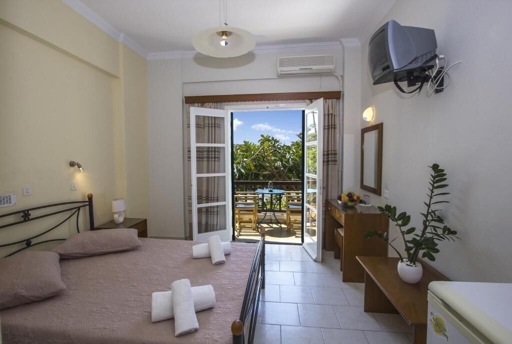 Photo of Bedroom in Perissa