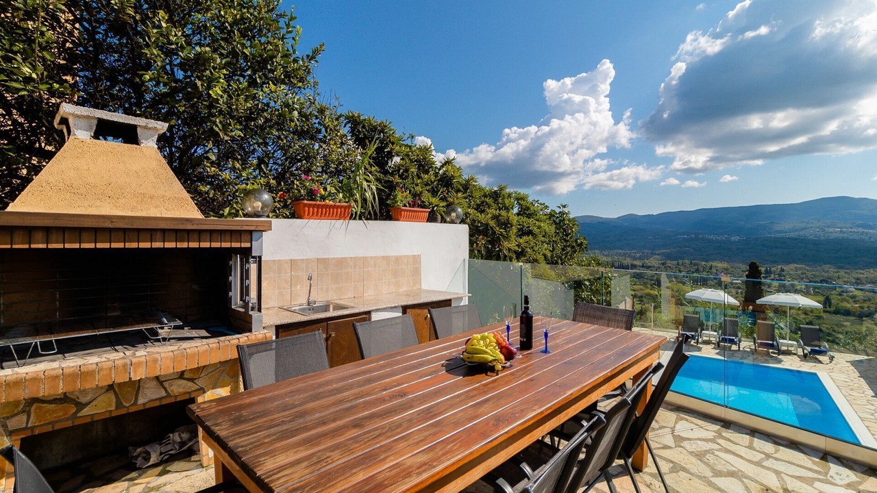 Photo of Patio Balcony in Esperion