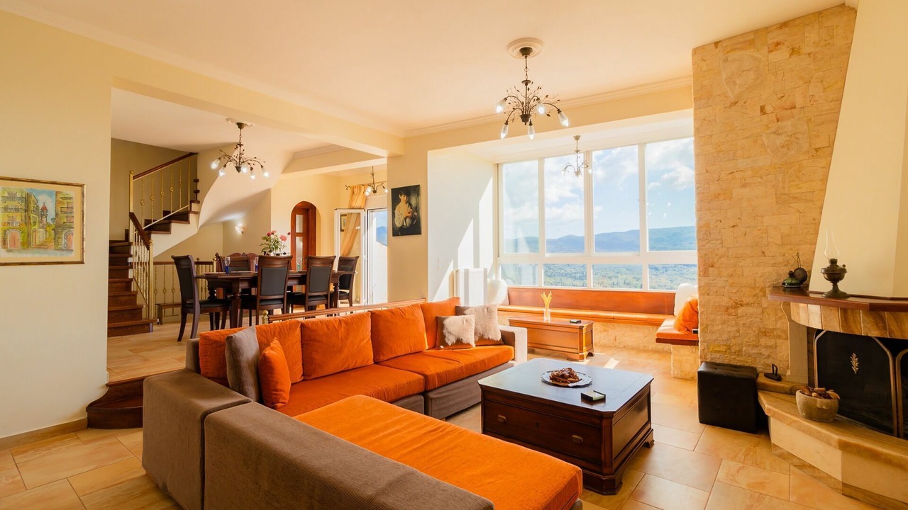 Photo of Livingroom in Esperion