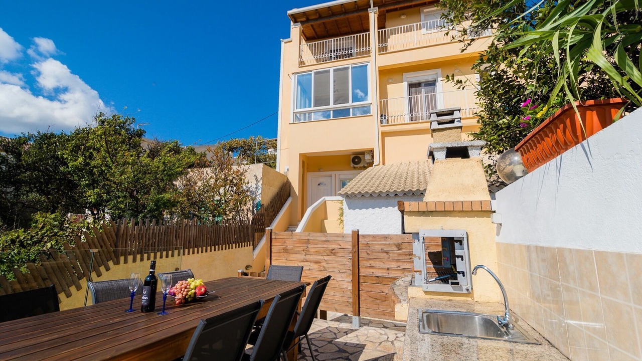 Photo of Patio Balcony in Esperion