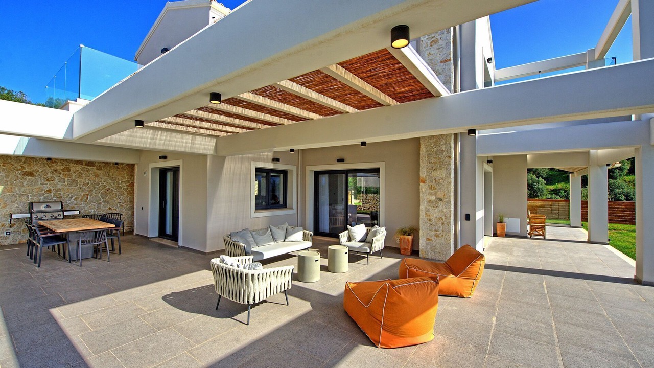 Photo of Patio Balcony in Almiros Beach