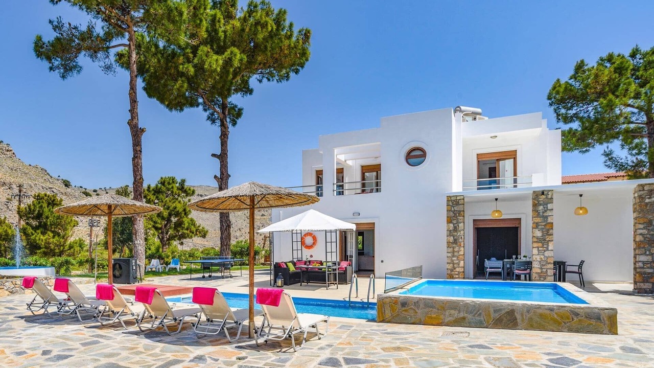 Photo of Others in Pefkos