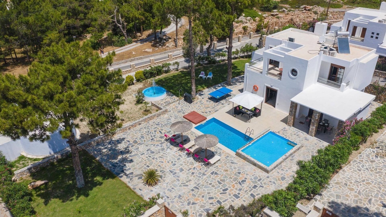 Photo of Others in Pefkos