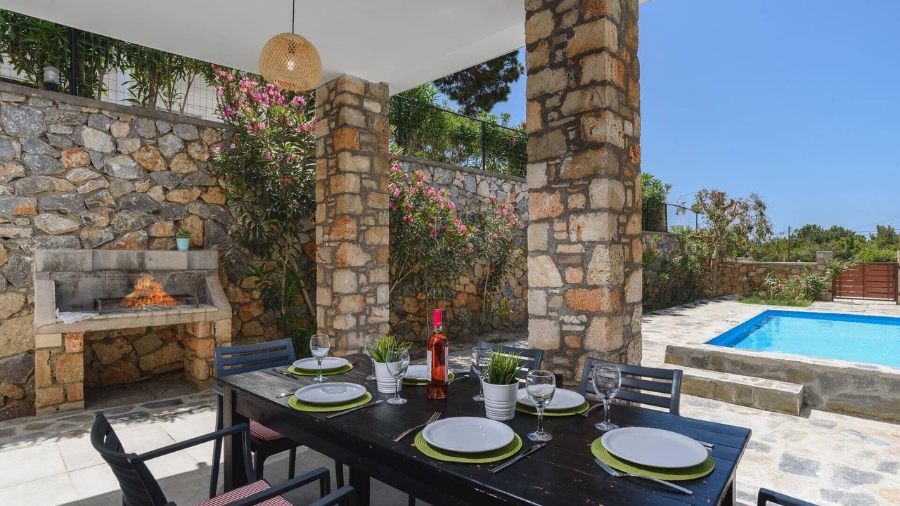 Photo of Others in Pefkos