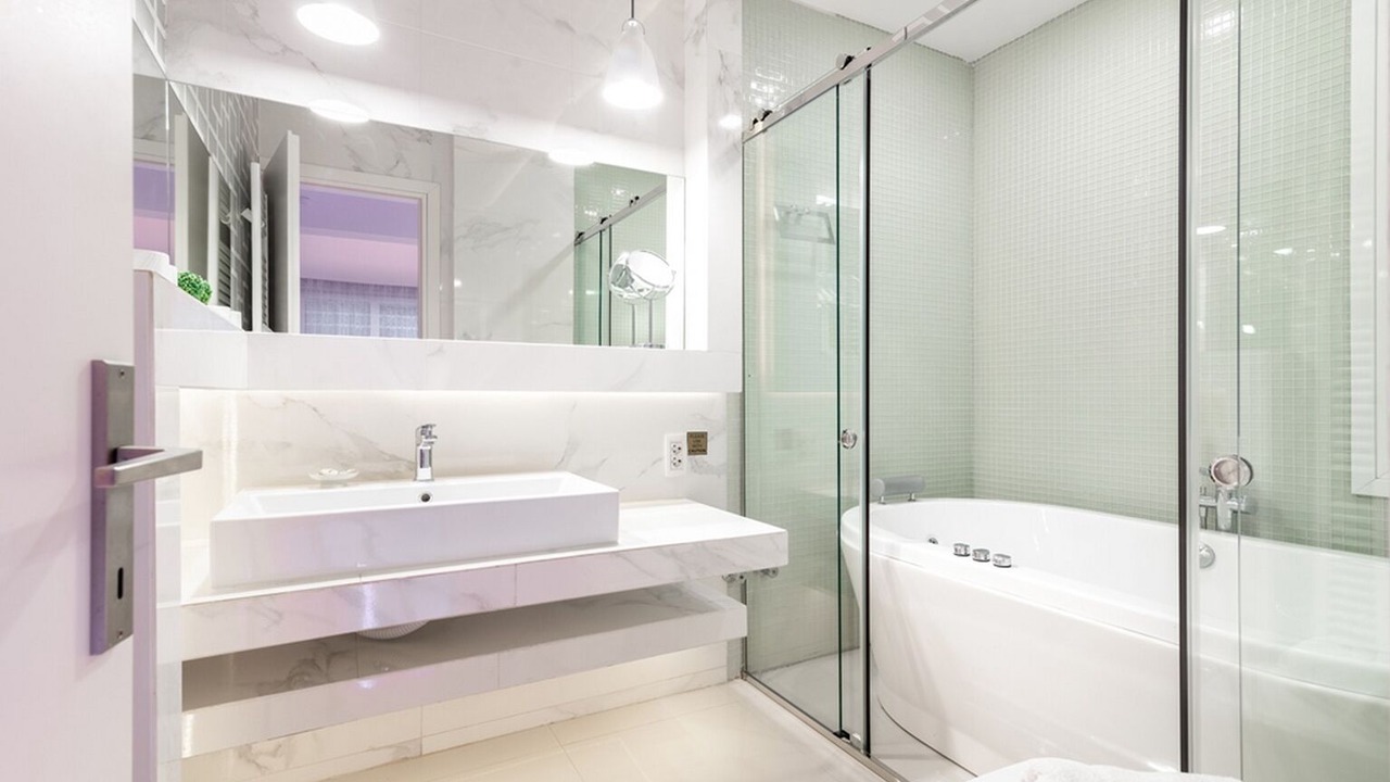 Photo of Bathroom in Neromilos