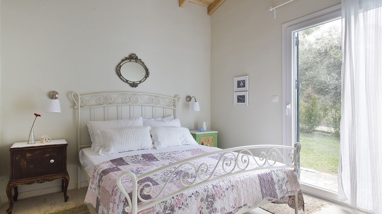 Photo of Bedroom in Almiros Beach