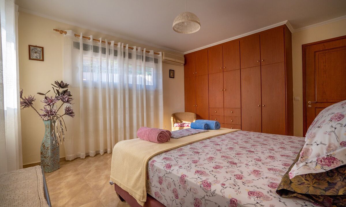 Photo of Bedroom in Paralia Platanou