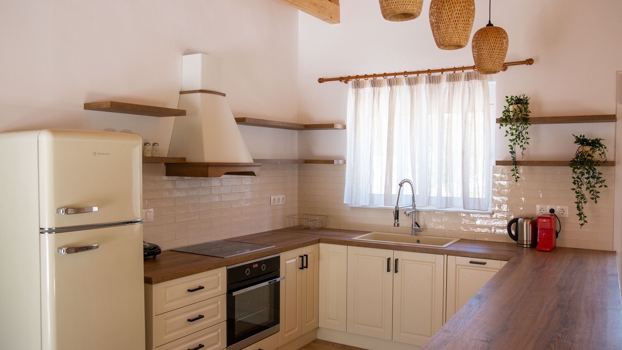 Photo of Kitchen in East Mani