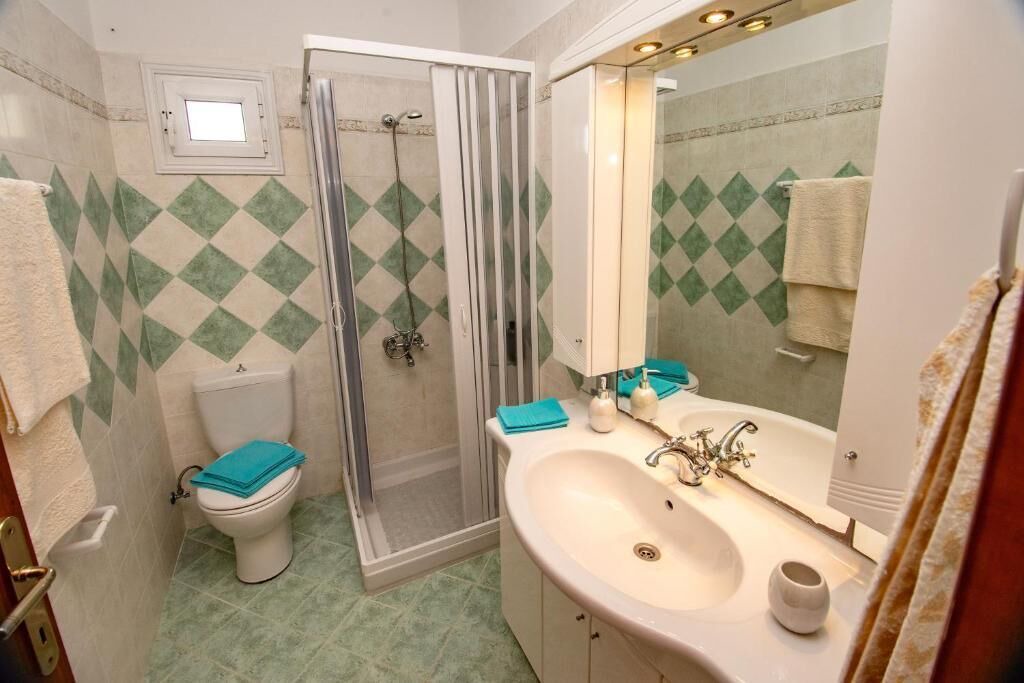 Photo of Bathroom in Liapades