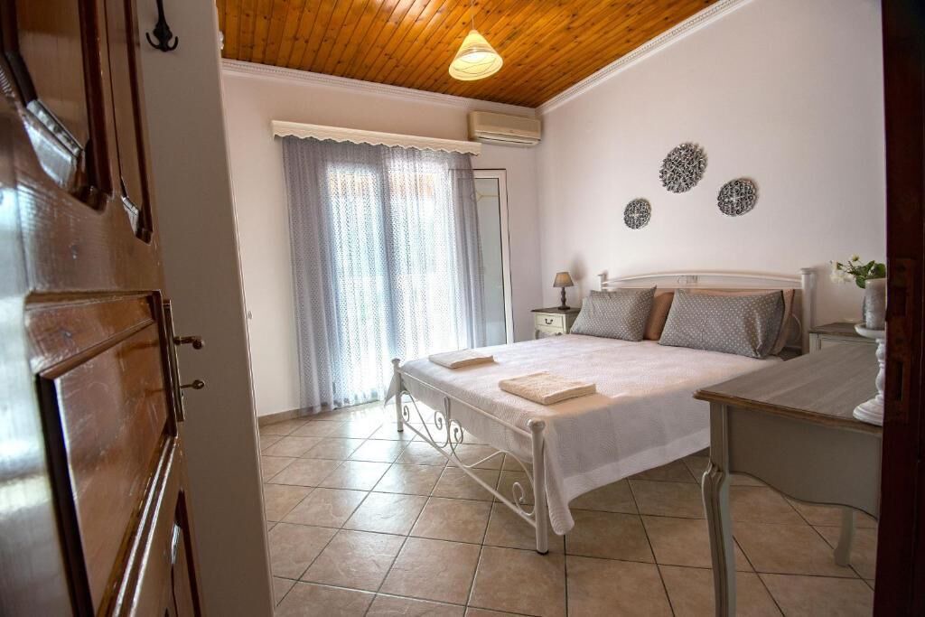 Photo of Bedroom in Liapades