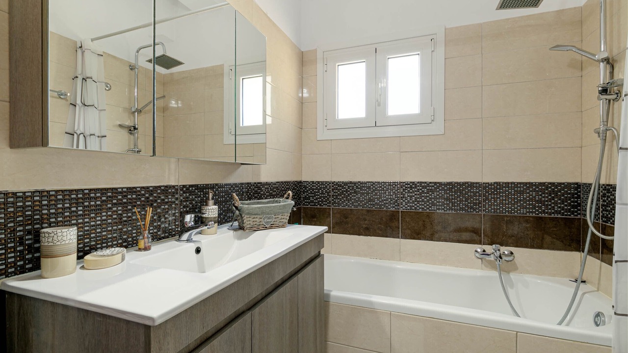 Photo of Bathroom in Kato Korakiana