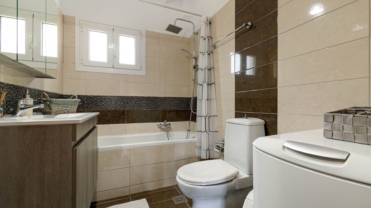 Photo of Bathroom in Kato Korakiana
