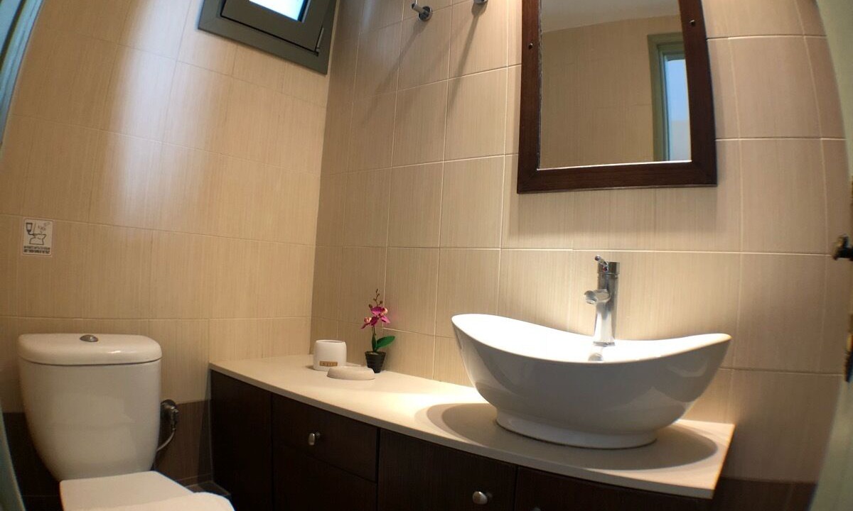 Photo of Bathroom in Platanes