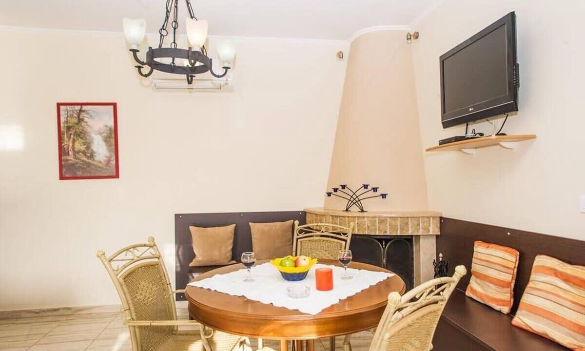 Photo of Livingroom in Marathopoli