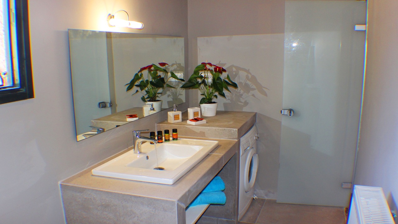 Photo of Bathroom in Alikambos