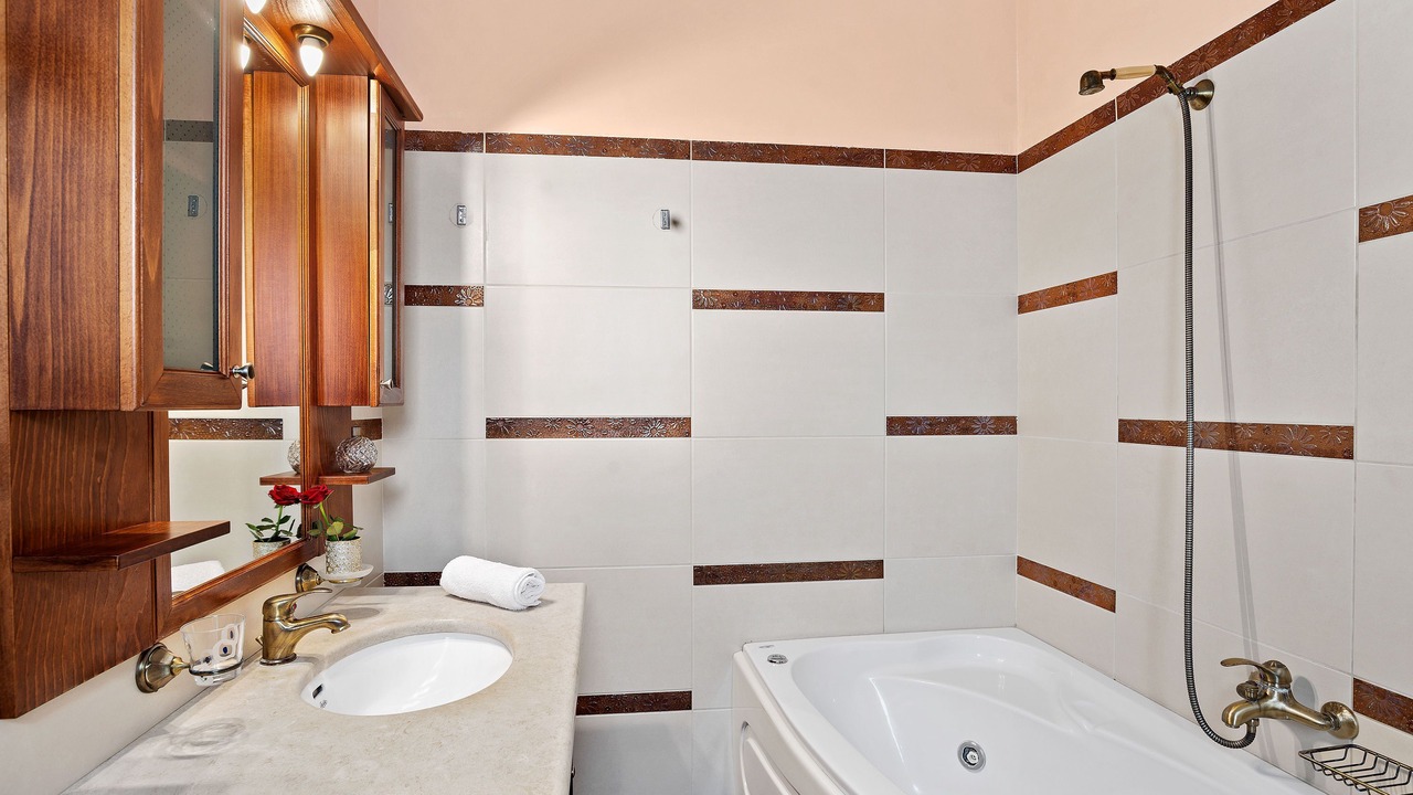 Photo of Bathroom in Makhairoi