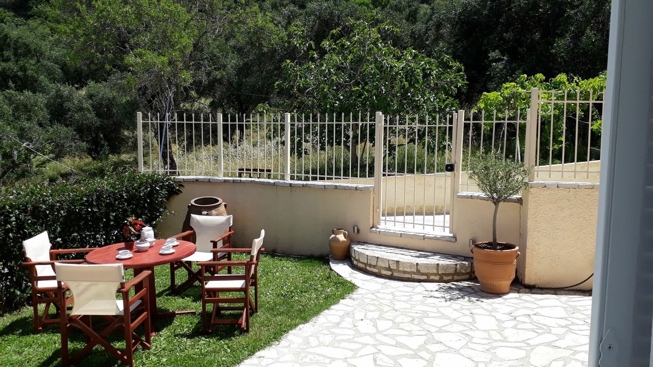 Photo of Outdoor in Petaleia
