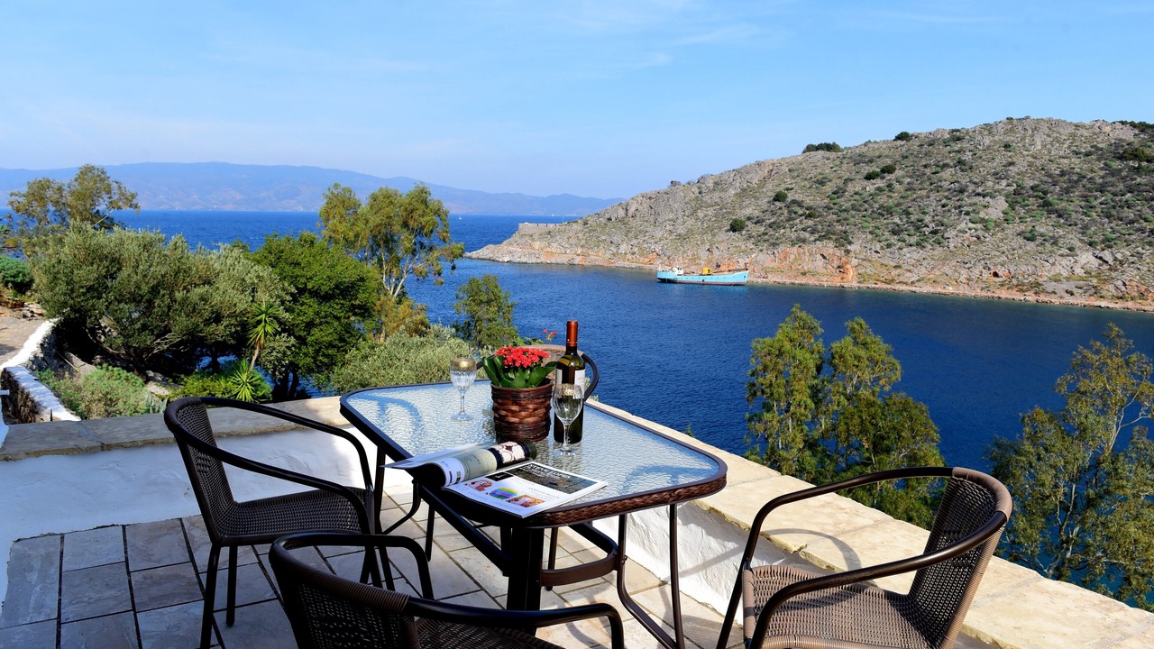 Photo of Others in Hydra