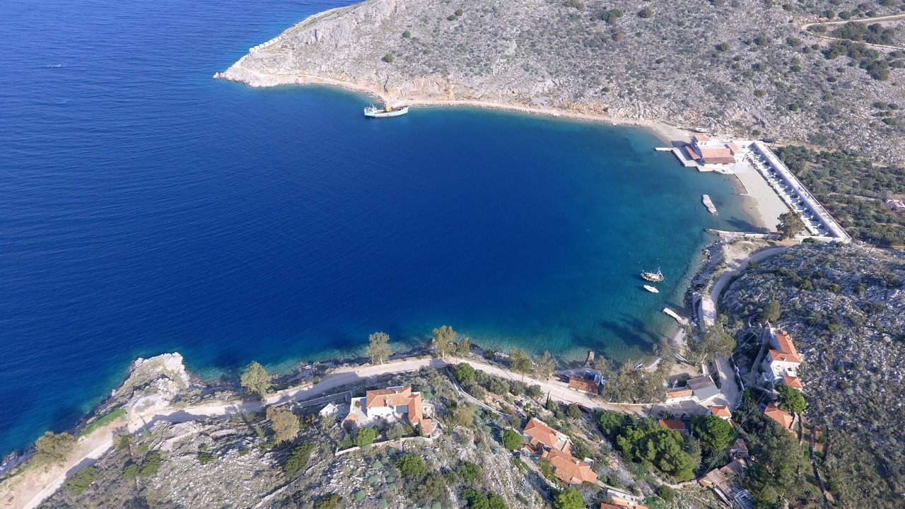 Photo of Others in Hydra