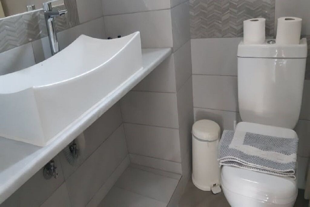 Photo of Bathroom in Glastros