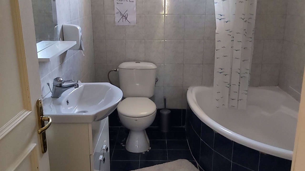Photo of Bathroom in Fiki
