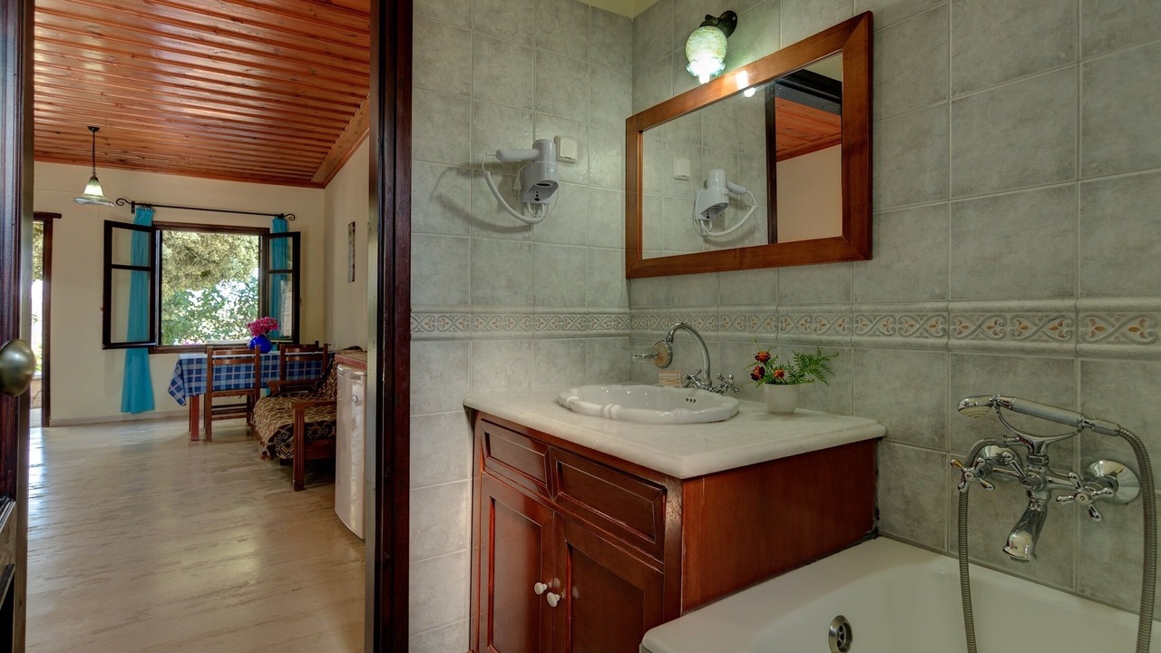 Photo of Bathroom in Douliana