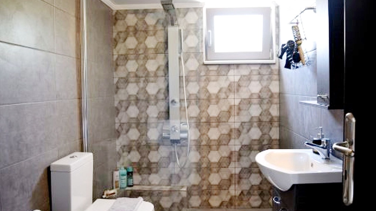 Photo of Bathroom in Gerani