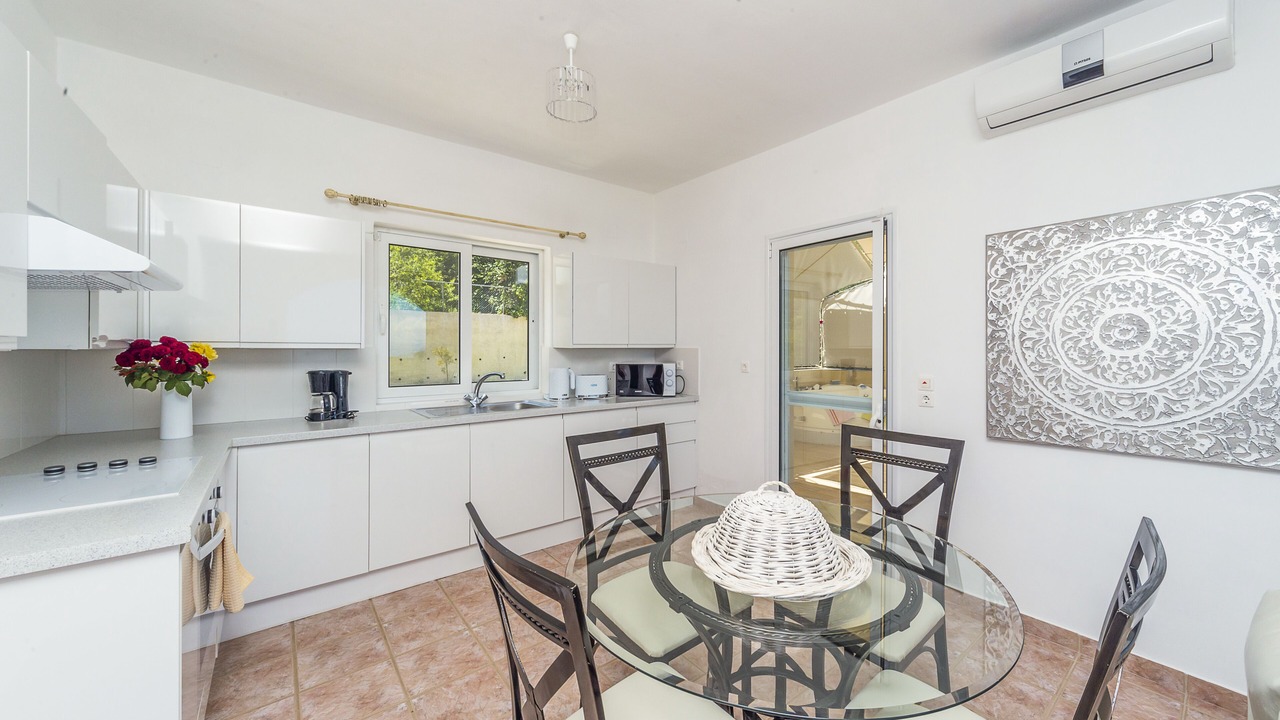 Photo of Kitchen in Notos