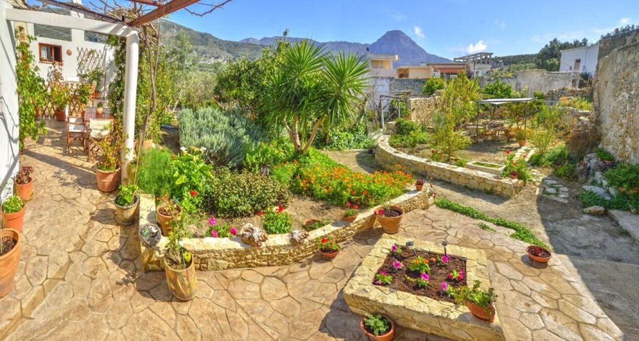 Photo of Patio Balcony in Platanos