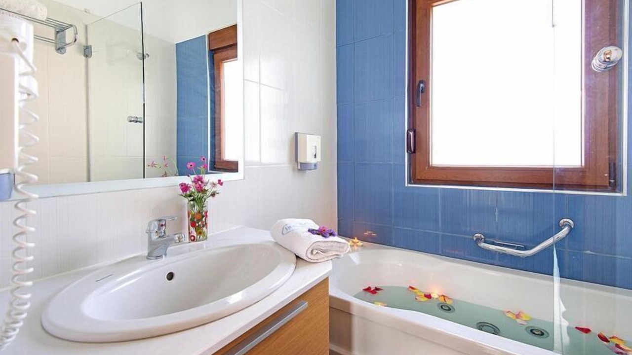 Photo of Bathroom in Kiotari