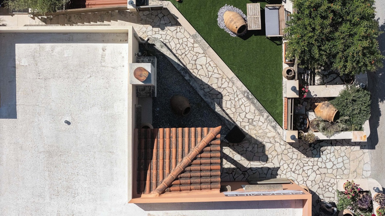 Photo of Patio Balcony in Margarites