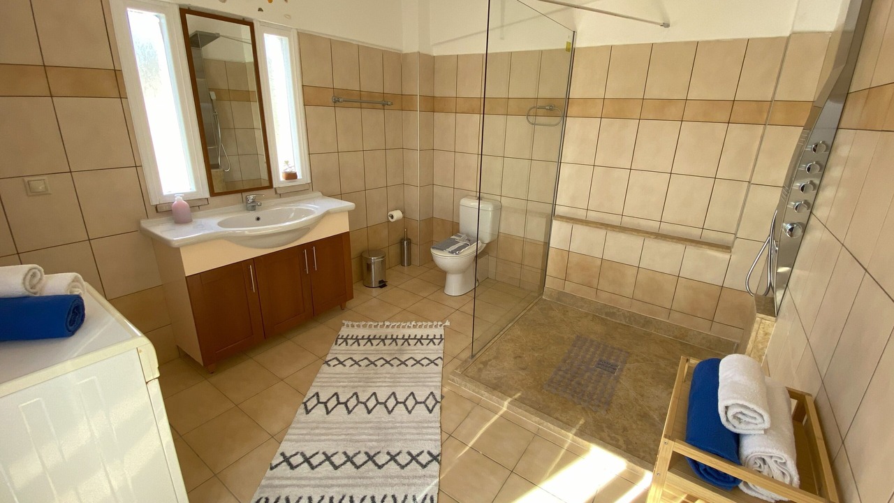 Photo of Bathroom in Mochlos