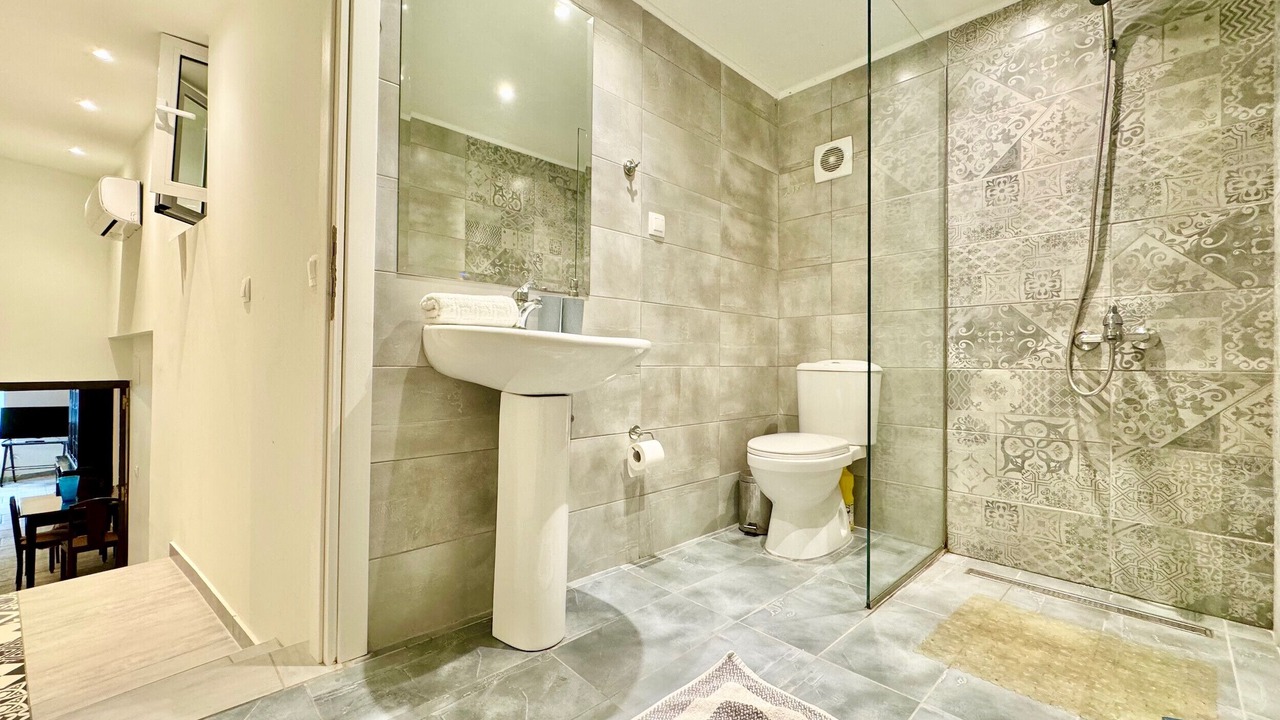 Photo of Bathroom in Esperion