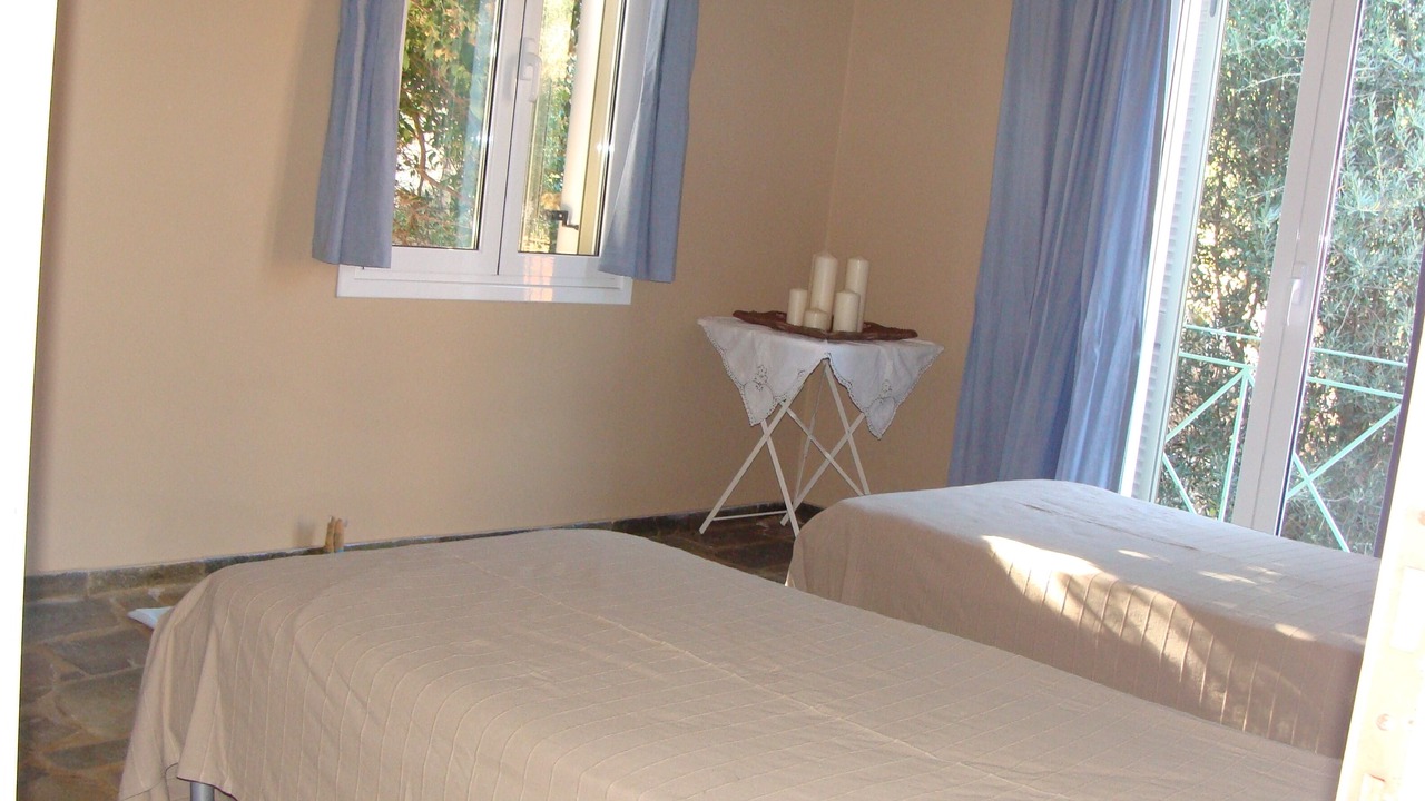 Photo of Bedroom in Dhrakata
