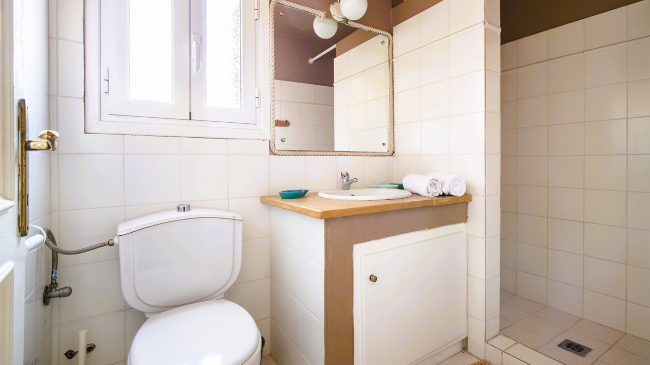 Photo of Bathroom in Dhrakata