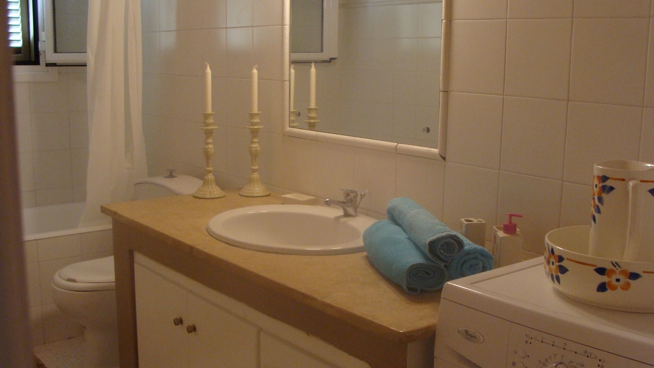 Photo of Bathroom in Dhrakata