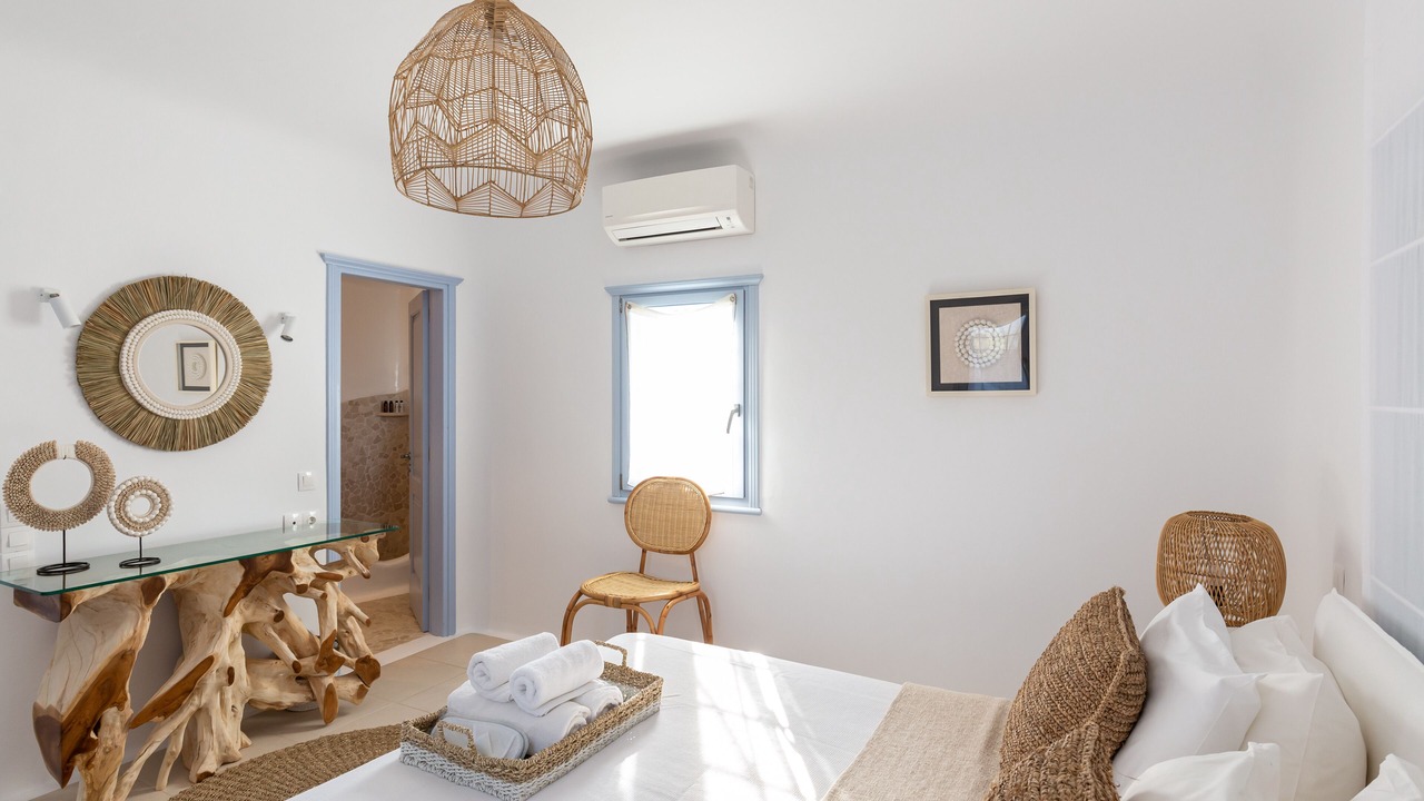 Photo of Bedroom in Platis Gialos
