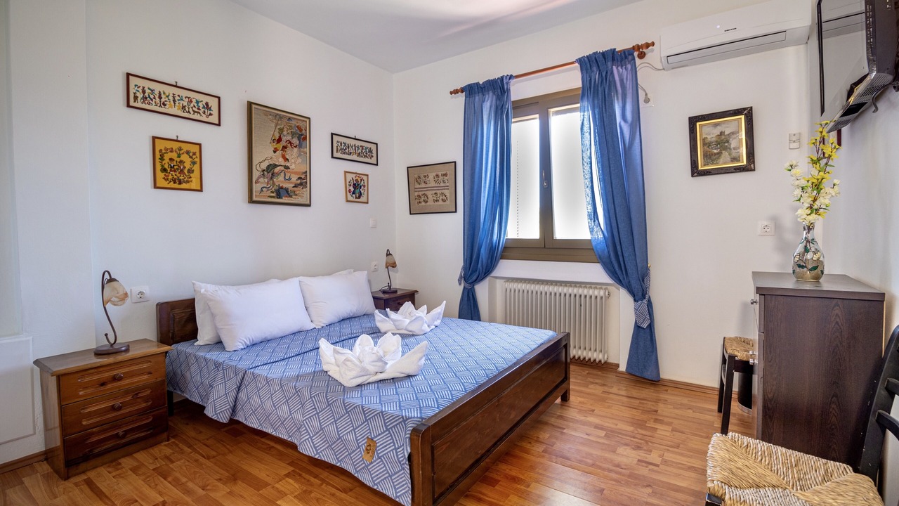 Photo of Bedroom in Kea