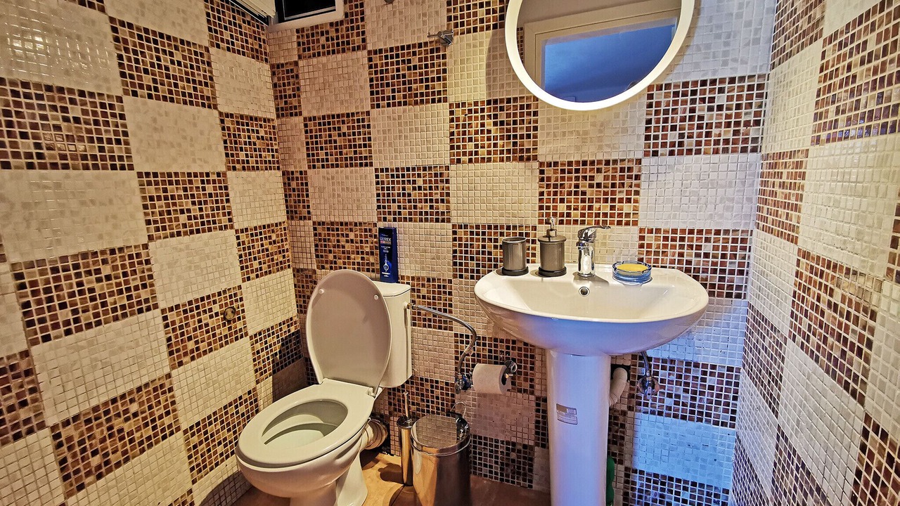 Photo of Bathroom in Omales