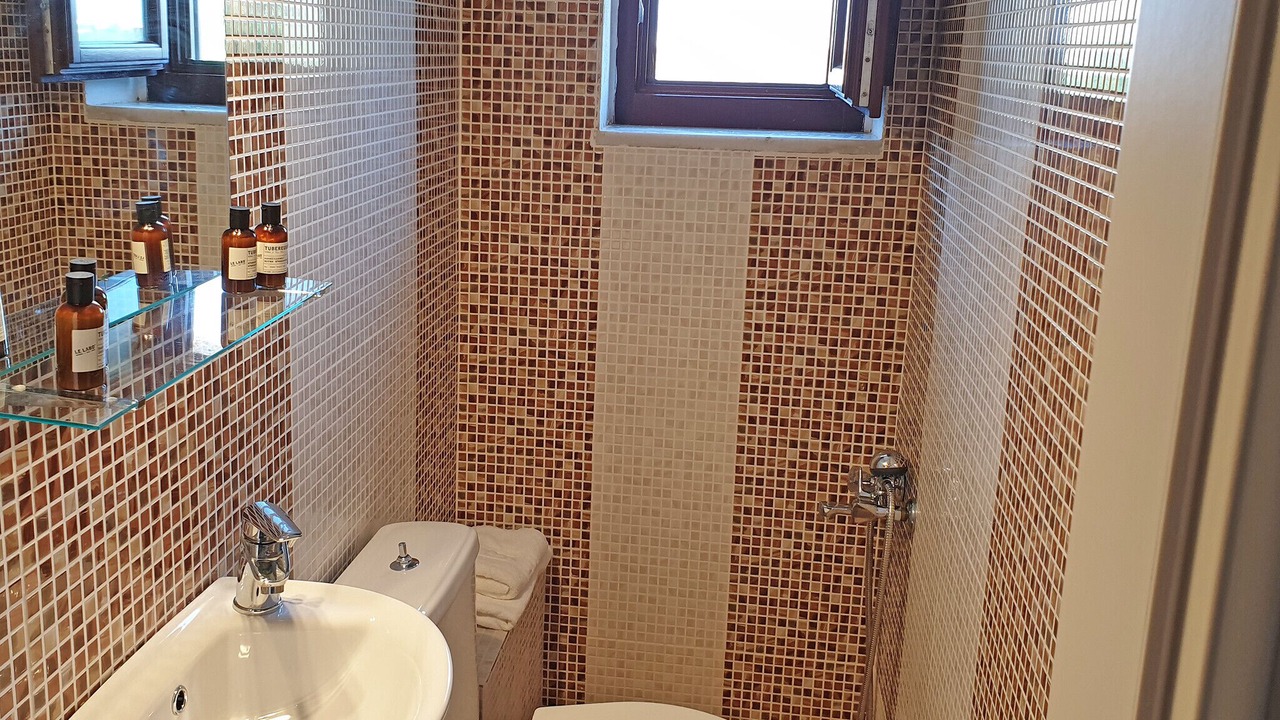 Photo of Bathroom in Omales